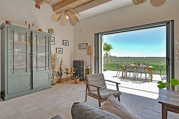 TV, ping pong, books