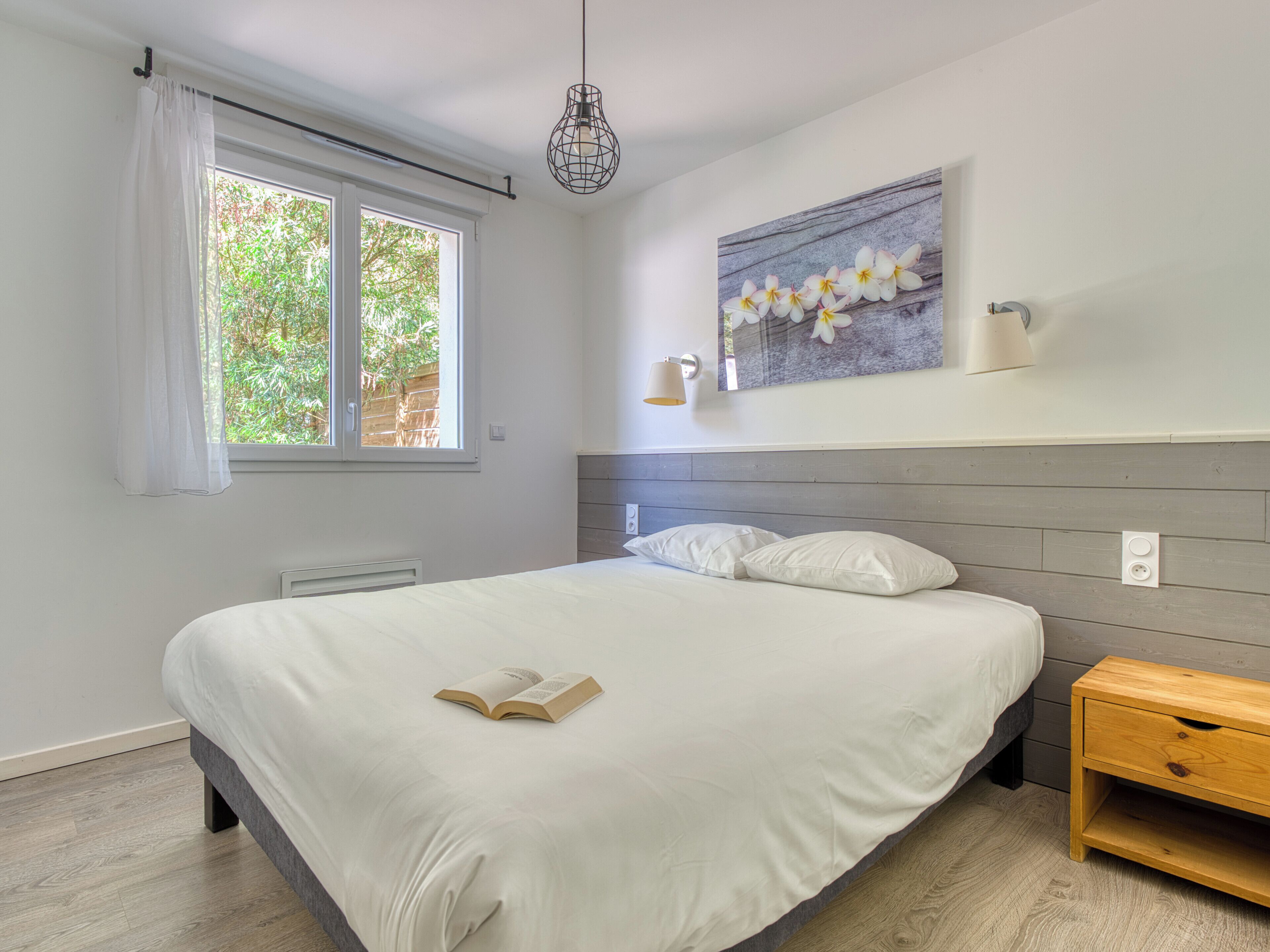 3 bedrooms, iron/ironing board, travel crib, WiFi