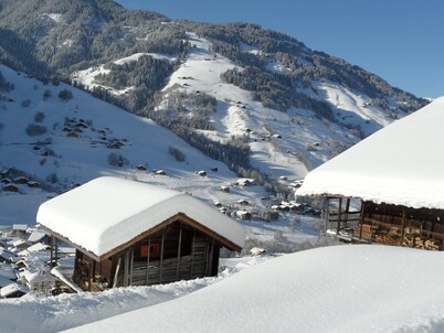 5min from the village center, 3-bedroom gite, in the mountains, quiet, superb view