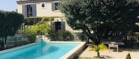 Piscine extérieure, piscine chauffée