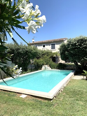 Piscine extérieure, piscine chauffée