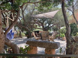 Outdoor dining - Charming villa with heated pool, Calvi town center with parking! (Calvi)