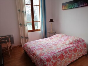 3 quartos, ferros/tábuas de passar roupa, berço de viagem, Wi-Fi