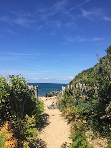 Charming 2-room apartment with direct beach access, ideal for couples and young children 