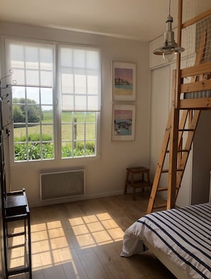 1 quarto, ferros/tábuas de passar roupa, Wi-Fi, roupa de cama