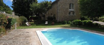 Tremoulis, Spacious house with private pool, close to shops