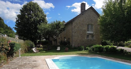 Tremoulis, Spacious house with private pool, close to shops