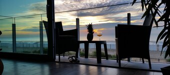 Wohnung direkt am Meer mit Balkon, sehr hell mit Garage