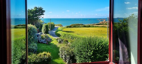 großes Haus direkt am Meer in der Bretagne, 1 Minute zu Fuß zum Strand