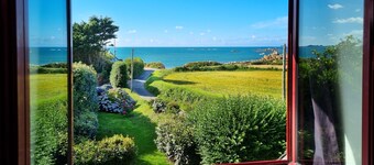 großes Haus direkt am Meer in der Bretagne, 1 Minute zu Fuß zum Strand