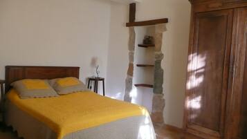 2 chambres, fer et planche à repasser, lit parapluie, Wi-Fi gratuit