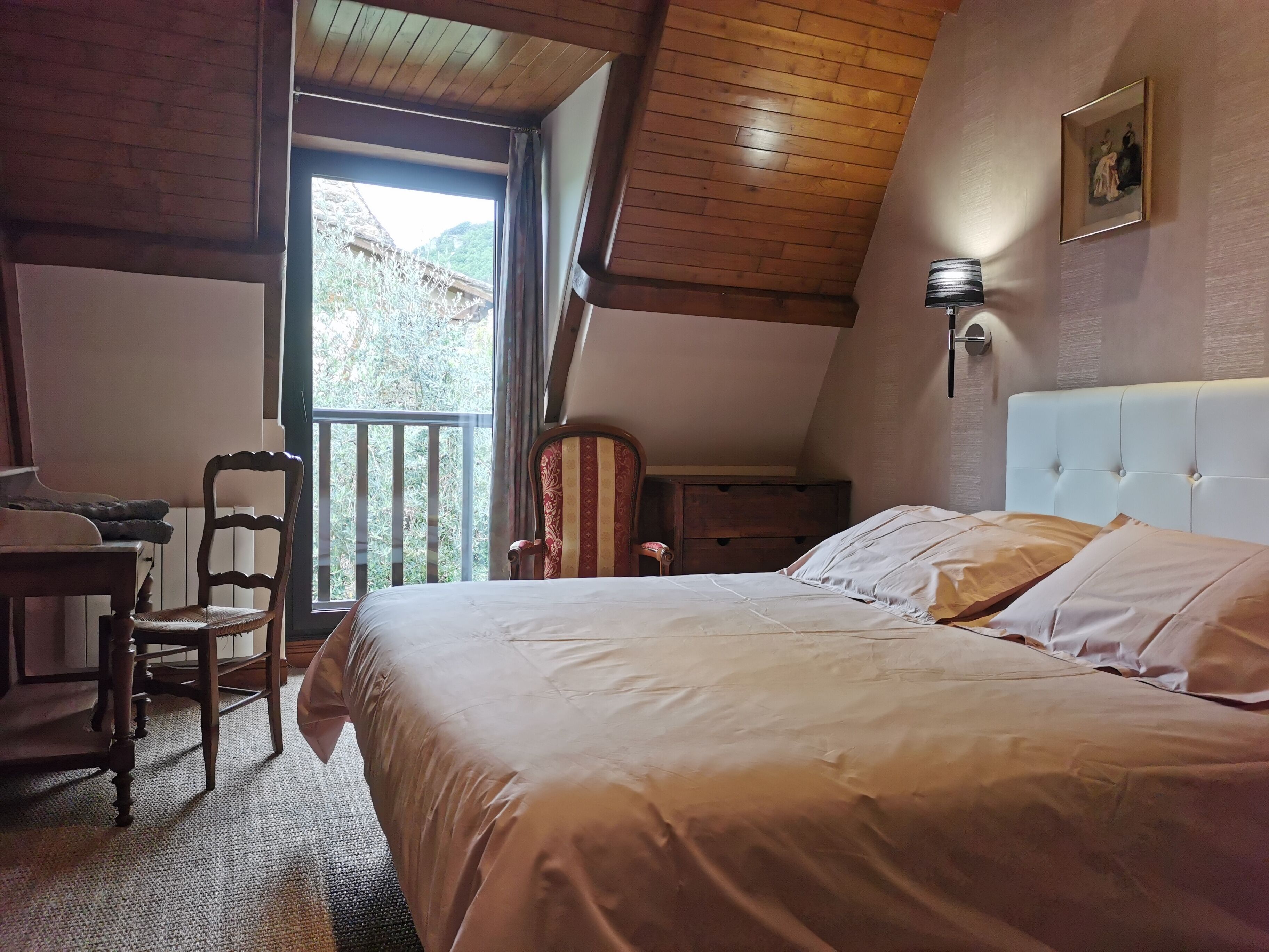 2 soverom, strykejern/-brett, reiseseng for barn og wi-fi (inkludert)