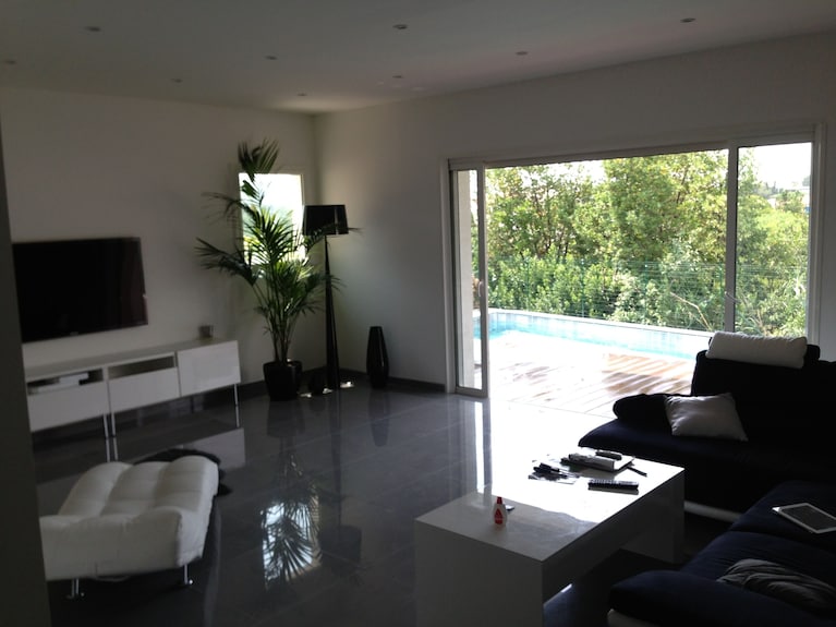 Superbe Villa Au Calme Avec Piscine Privée Chauffée à 2 Km De La Mer !!! - Toulon
