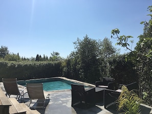 Piscina all'aperto, una piscina riscaldata