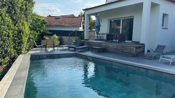 Piscine extérieure, piscine chauffée