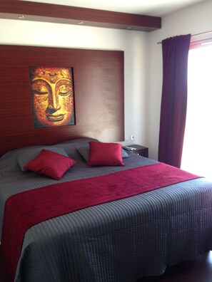 3 bedrooms, in-room safe, desk, iron/ironing board