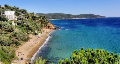 SUPERBE VILLA AU CALME avec piscine privée chauffée à 2 km de la mer !!!