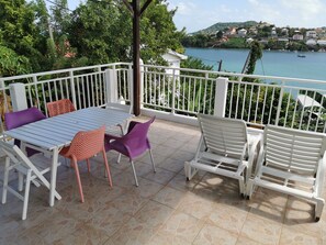 Outdoor dining - Alizéa, bright and spacious sea view apartment (Le Robert)