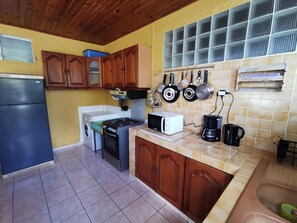 Fridge, microwave, oven, stovetop - Alizéa, bright and spacious sea view apartment (Le Robert)