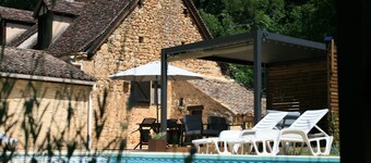 Perigordian stone house with exclusive pool