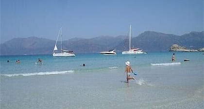 CHARMANTE MAISON AUTHENTIQUE AVEC TERRASSE ET VUE IMPRENABLE SUR AGRIATES
