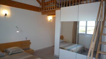 2 chambres, fer et planche à repasser, Wi-Fi gratuit, draps fournis