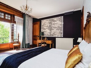 9 Schlafzimmer, Schreibtisch, Bügeleisen/Bügelbrett, kostenloses WLAN