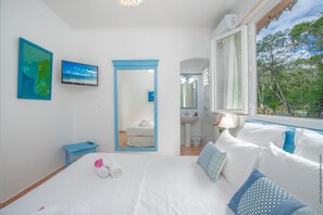 3 bedrooms, iron/ironing board, free WiFi, bed sheets - Beach House (Le Diamant)