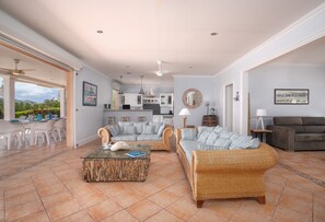 Living area - Beach House (Le Diamant)