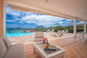 Pool - Beach House (Le Diamant)