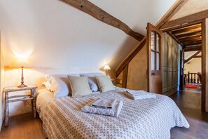 5 dormitorios, tabla de planchar con plancha, wifi gratis y ropa de cama