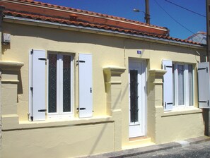Exterior detail - Old renovated fisherman's house in the Pays de Fort Boyard, near the sea (Port-Des-Barques)