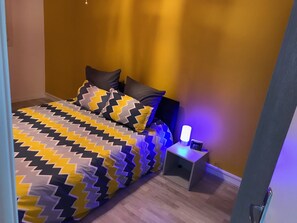 2 habitaciones, escritorio y sistema de insonorización 