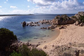 Beach nearby - Wooden lodge with 2 bedrooms sea view that can accommodate 5 people (Pianottoli-Caldarello)