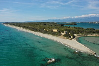 Romantic house, private swimming pool, quiet and welcoming estate