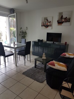 تلفزيون، كُتُب