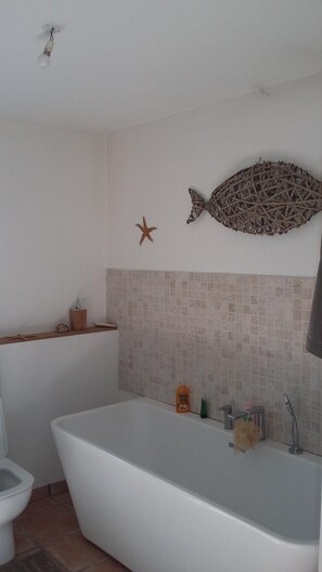 Hair dryer, towels