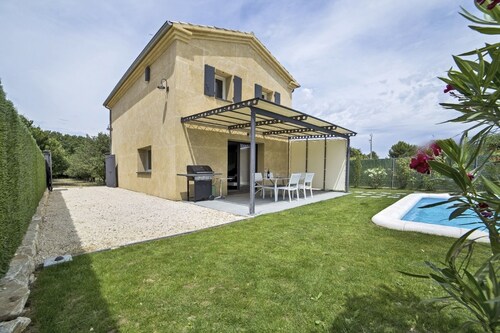 L'OUSTAOU MIT POOL UND GARTEN