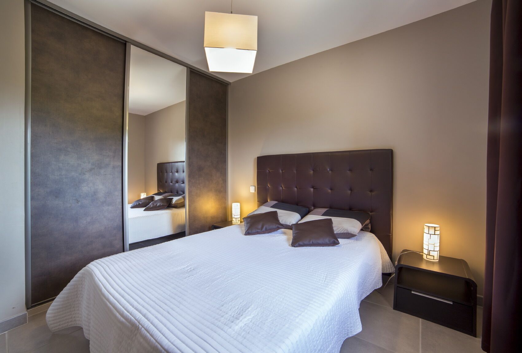 3 chambres, fer et planche à repasser, lit parapluie, Wi-Fi gratuit