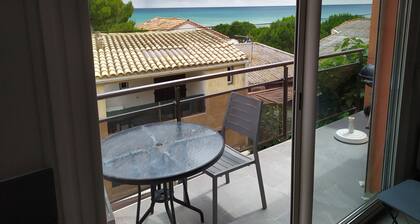 La Franqui. Appt 42m2. 50 m. from the beach.Balcony with nice sea view. Wifi.
