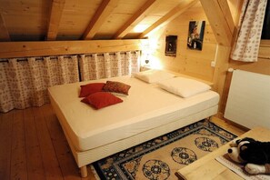 3 Schlafzimmer, Schreibtisch, Bügeleisen/Bügelbrett, kostenloses WLAN