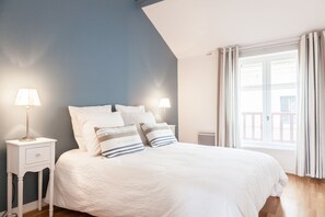 3 chambres, fer et planche à repasser, Wi-Fi, draps fournis
