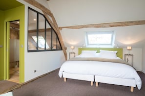 2 slaapkamers, een strijkplank/strijkijzer, wifi, beddengoed