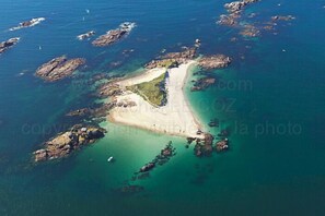 Una playa cerca