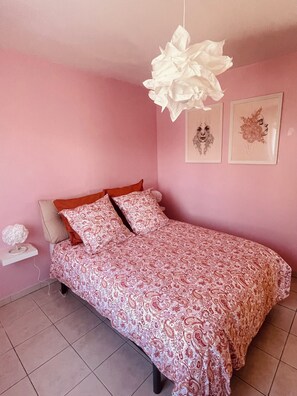 3 bedrooms, in-room safe, iron/ironing board, free WiFi