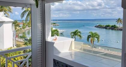 APARTMENT DUPLEX WITH SEA VIEW, The best situation in Saint-François !!!