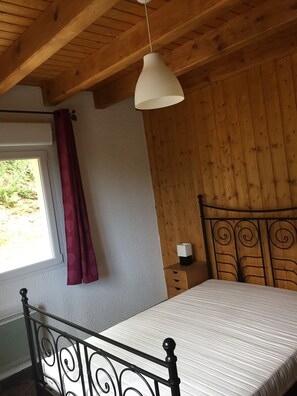 4 chambres, fer et planche à repasser, Wi-Fi gratuit