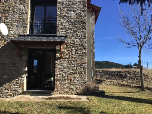  Appartement F3 dans maison de montagne avec jardin de 900m2 et parking gratuit