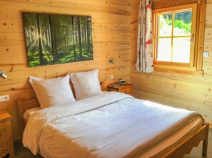 3 habitaciones, tabla de planchar con plancha, cunas y wifi gratis
