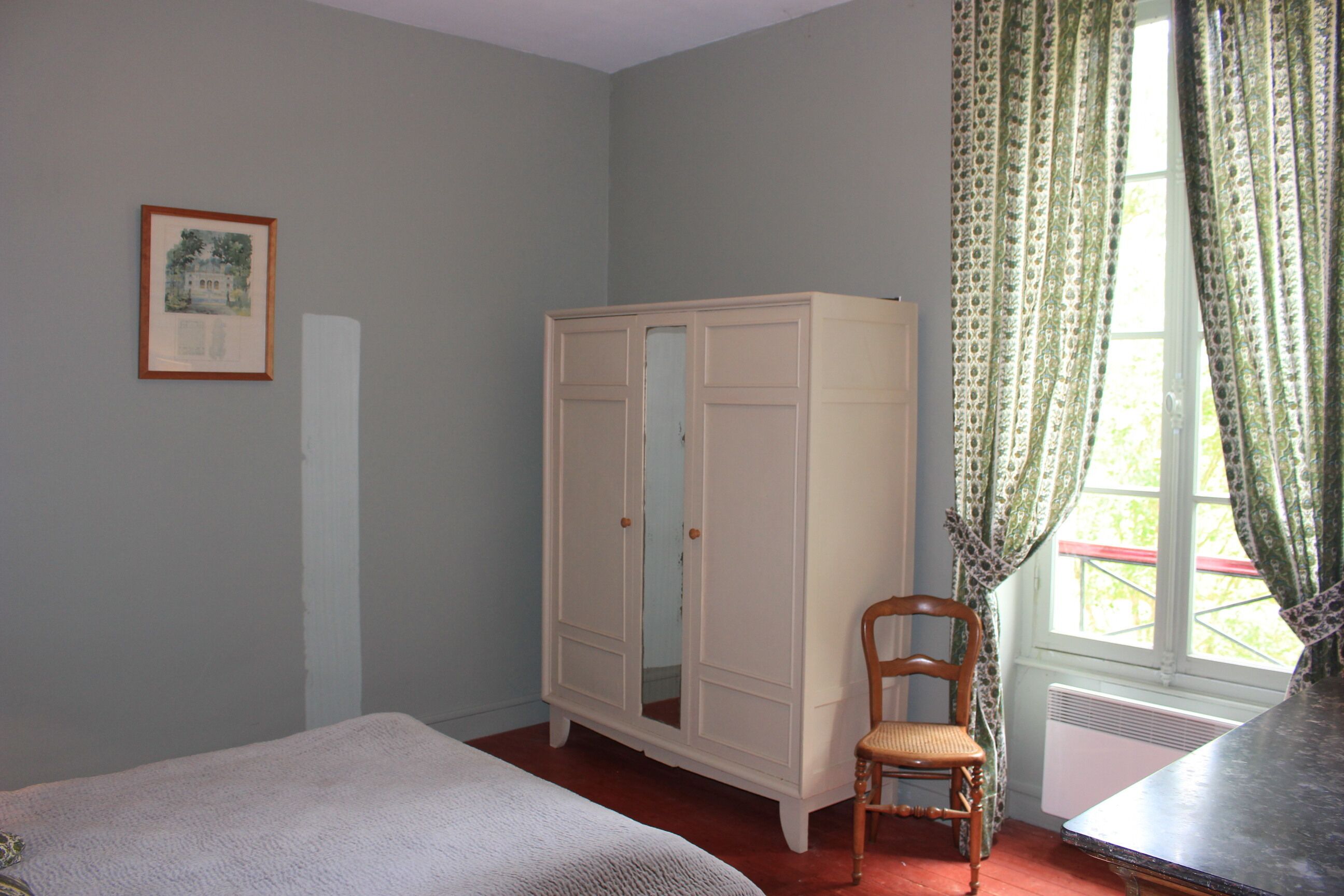 3 chambres, fer et planche à repasser, Wi-Fi, draps fournis